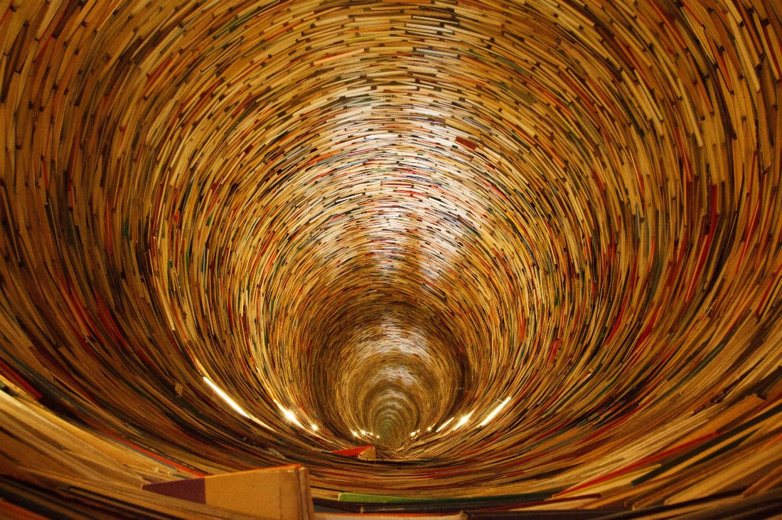 Idiom Installation in the Municipal Library of Prague